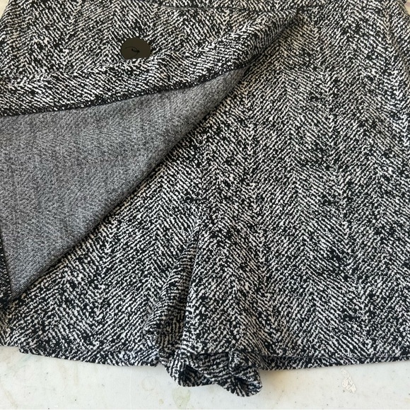 Women’s size 0 skort - Picture 2 of 4